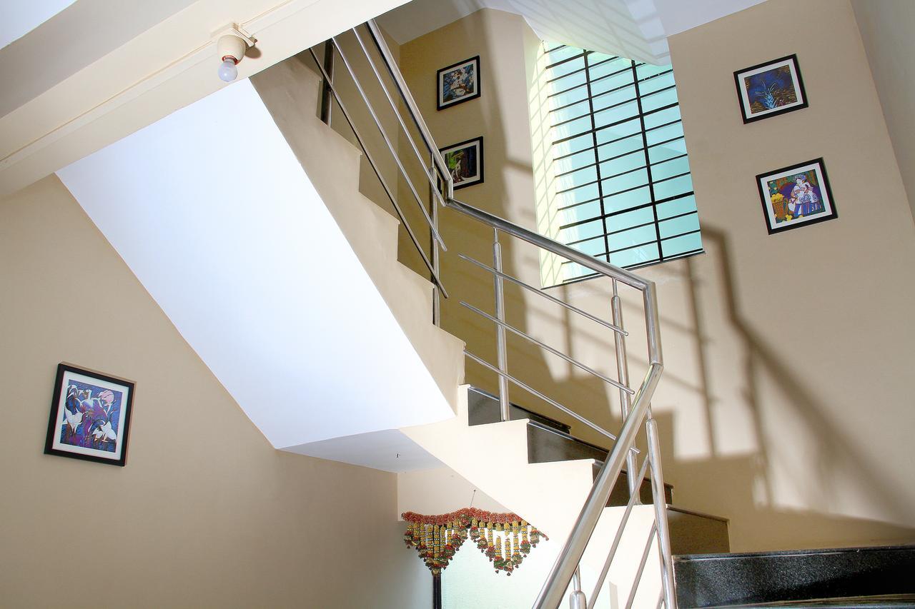 Yuvraj Lodge Osmanabad Екстериор снимка