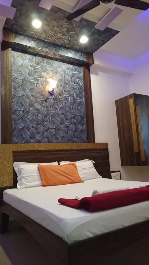 Yuvraj Lodge Osmanabad Екстериор снимка