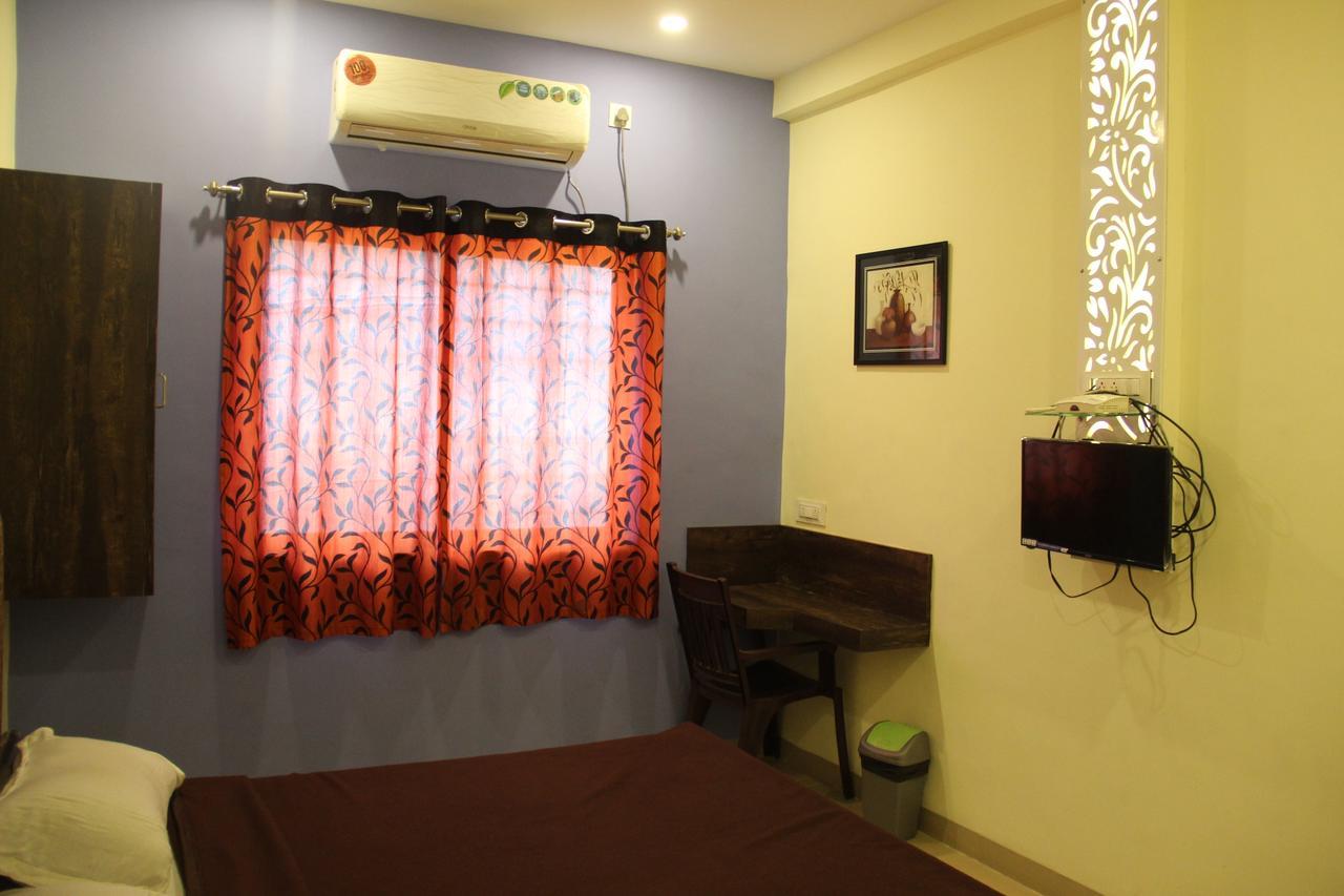 Yuvraj Lodge Osmanabad Екстериор снимка